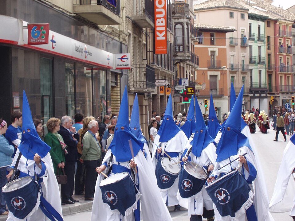 Tambores en la Semana Santa de Huesca (2006)